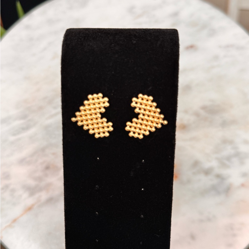 Radiant Gold Heart Stud Earrings - Picture 3 of 4